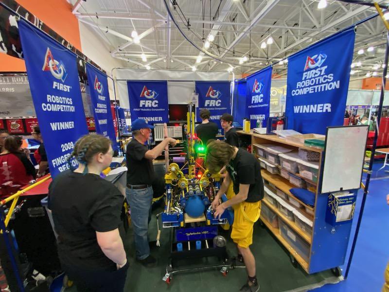 Warlocks1507's tweet photo. Day 1 at FLR was a success! We practiced, adjusted &amp; had fun! #Robotics #chargedup #firstrobotics #omgrobots https://t.co/79IHeNDeUp