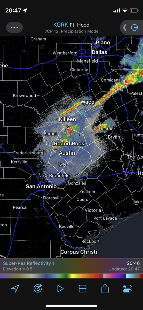 w4www_raker's tweet photo. Air traffic is diverting south over San Antonio as a long squall line rolls through central Texas. #adsb #atc #airtraffic #ewxwx #kaus #kedc #ksat #kdfw https://t.co/SAKnjITYHo