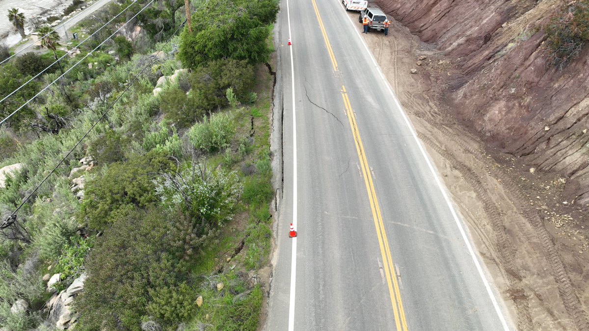 CaltransDist7's tweet image. *State Route 33*
There is new &quot;slip out&quot; damage to SR-33, south of the long-term closure from storm damage. The roadway slope is giving way at post mile 14.35. There is one-way traffic control in effect using the northbound lane only until further notice.