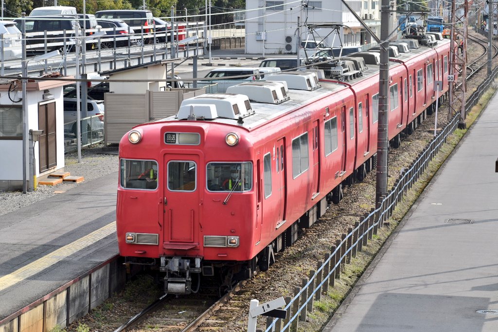 NNbH9VkRJxkmf0m's tweet photo. 名鉄ありがとう6002F
名電築港へ廃車回送
#6002F #廃車回送 https://t.co/phQ1pTguyj