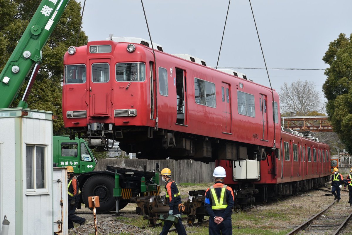 NNbH9VkRJxkmf0m's tweet photo. 名鉄ありがとう6002F
名電築港へ廃車回送
#6002F #廃車回送 https://t.co/phQ1pTguyj