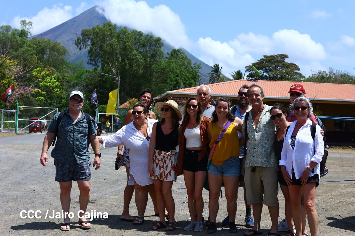 Hoy Gobierno de Reconciliación y Unidad Nacional, a través del MTI, inauguró un tramo de la carretera “Santa Cruz–Mérida”, en el Municipio de Altagracia, Isla de Ometepe, Departamento de Rivas.
#MasVictoriasPuebloPresidente #Nicaragua #16Marzo