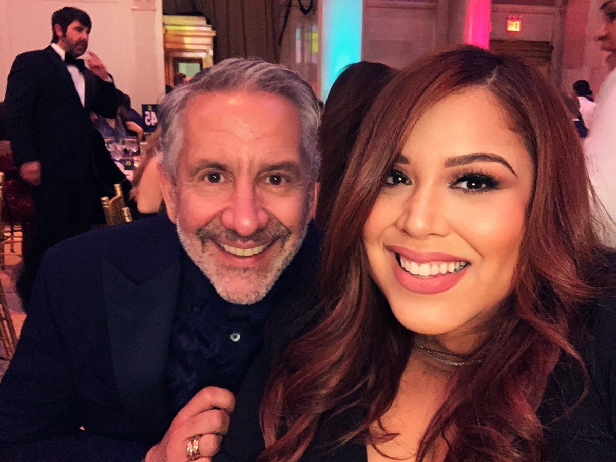 Julie Veloz tweet media