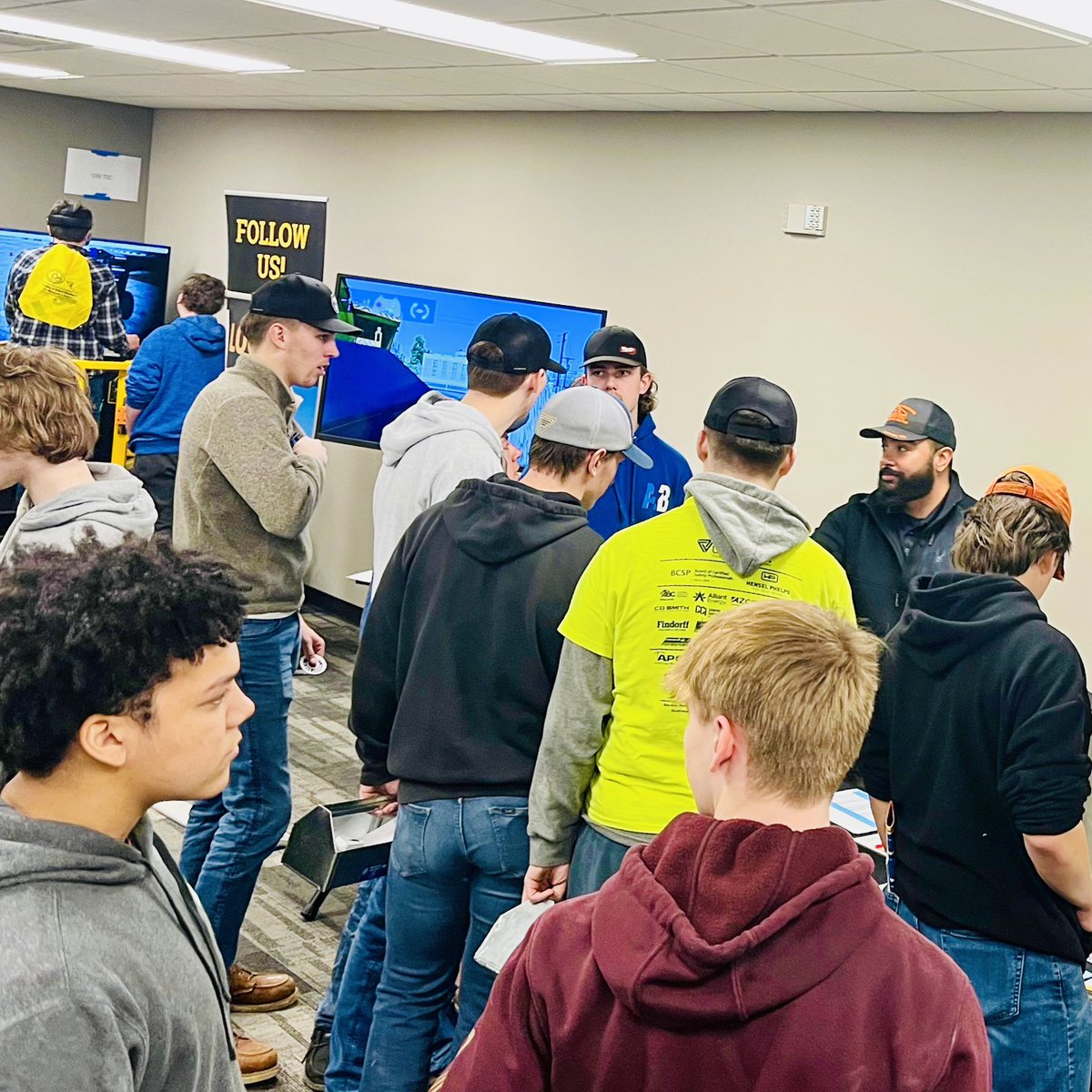 IUOELocal139's tweet photo. Careers in Construction event in Sun Prairie! Organizer Chris Feldmann, Business Agents Jeremy Allen, and Mike Cox were busy recruiting students interested in the high-demand career path of an Operating Engineer. #careersinthetrades #nextGenerarion #OperatingEngineers https://t.co/6nvaDunHSj