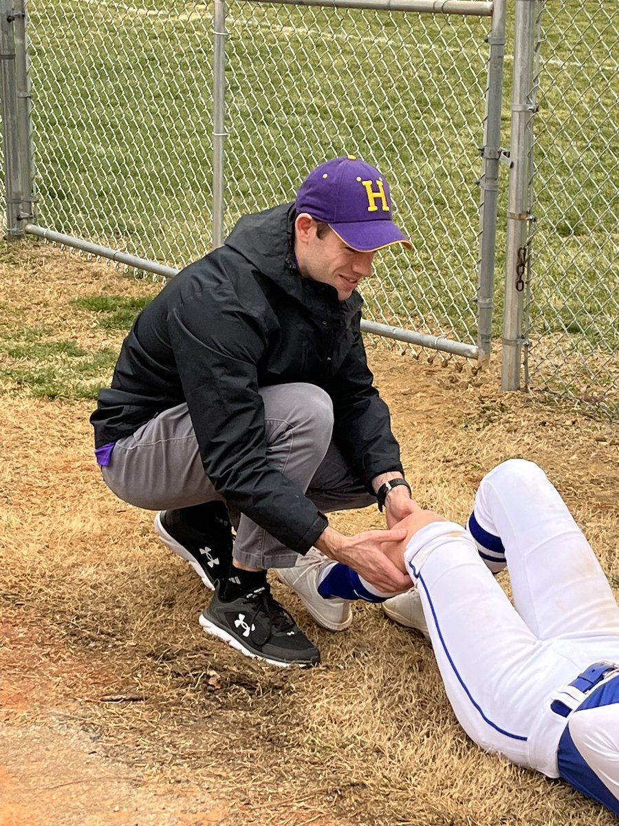 MaleBulldogs's tweet photo. 🟡🟣Huge THANK YOU to our KORT/Norton trainer, Ryan Dawson. Worked the Sweet Sixteen w/basketball team this AM in Lex &amp; then returned to Male this PM to cover our Softball game.  #Excellence. Appreciate his commitment to our kids. Good work Ryan 💪💪💪
@KORTPT 
@NHCsportshealth https://t.co/N3t1bDciS3