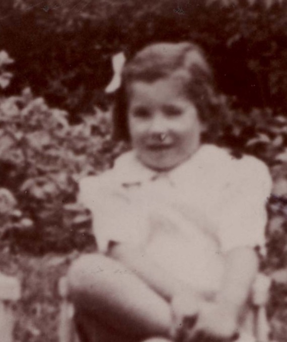 17 March 1937 | A French Jewish girl, Michel Erdelyi, was born in Rouen. She arrived at #Auschwitz on 13 February 1943 in a transport of 998 Jews deported from Drancy. She was among 802 people murdered after selection in a gas chambers.