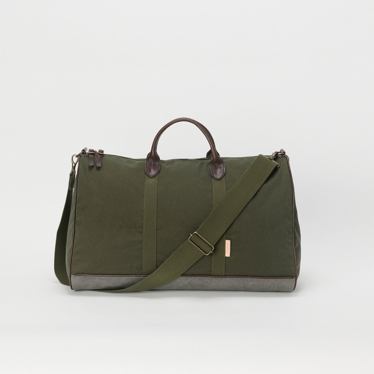 HenderScheme's tweet photo. New collection, 2023ws(winter/spring) will be at stores from the 18th of Mar.
*flagship stores @sukima_shop and retailers in Japan
*abroad: late Mar

model: boston luggage
color: black, coyote, khaki green

#henderscheme #2023ws https://t.co/4majhUfIz6
