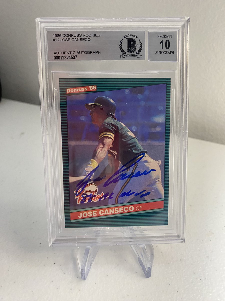KaynCards's tweet photo. @HiveCards @cardfetcher $50 shipped https://t.co/M3eQlNg9cz