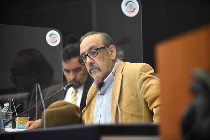 El biólogo Roberto Aviña salió de la Dirección General de Vida Silvestre #DGVS de la @SEMARNAT_mx En su lugar fue nombrada María de los Ángeles Cauich, ex directora general de Zona Federal Marítimo Terrestre #ZOFEMAT Ambas direcciones registran un gran rezago en trámites.