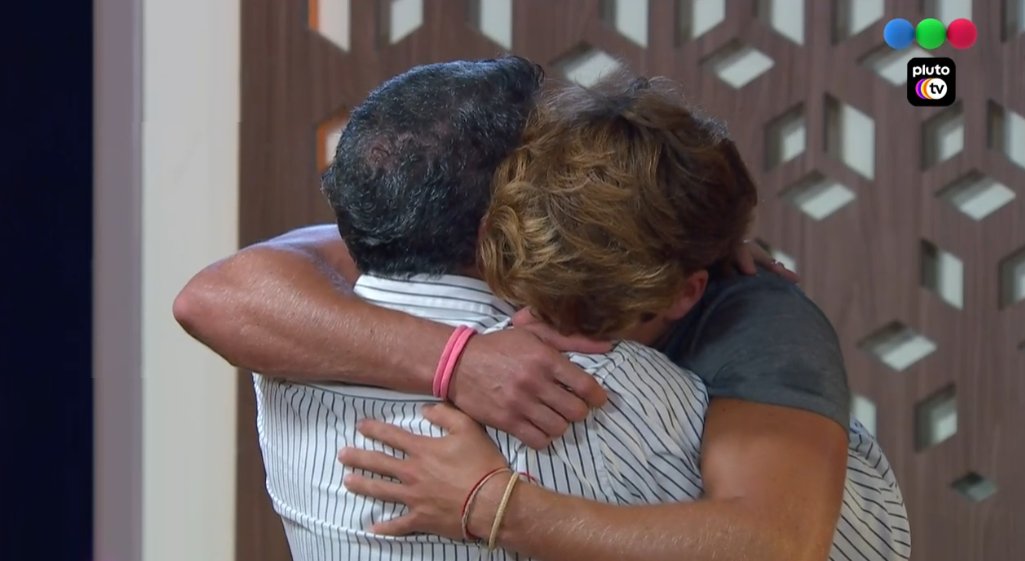 Yo estoy llorando.
Vos estas llorando.
Todos estamos llorando.
#GranHermano