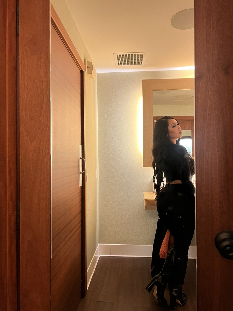 liyadondada's tweet image. You wouldn’t understand love