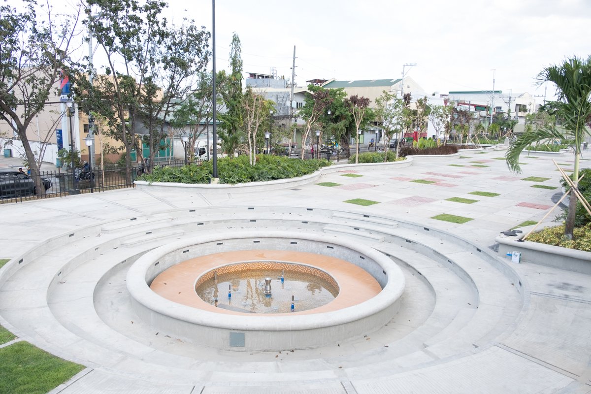 valenzuelacity's tweet photo. Valenzuelanos, magbubukas na ang Arkong Bato Park ngayong linggo, Marso 19, 2023! 

Narito ang munting pasilip sa panibagong green space ng ating lungsod.

#ArkongBatoPark
#TuloyAngProgresoValenzuela https://t.co/gHRVb38a64