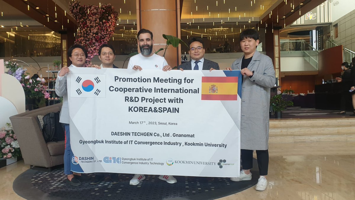 Last day of <a href="/gnanomat/">Gnanomat</a> at #Interbattery show in Seoul. #DaeshinTechgen #GyeongbukInstituteofIT <a href="/KMUIIE/">Kookmin University</a> <a href="/CDTI_innovacion/">@CDTI_innovacion</a> <a href="/EUREKA_NETWORK/">Eureka</a>