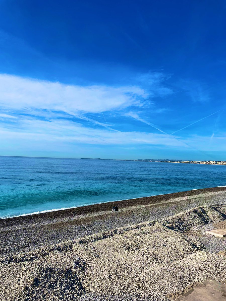 #FridayFeeling ! 😉😊
.
.
#nice06 #ilovenice #nicefrance #ExploreNiceCotedAzur #cotedazur #CotedAzurFrance #mars #friday #alpesmaritimes #maregionsud