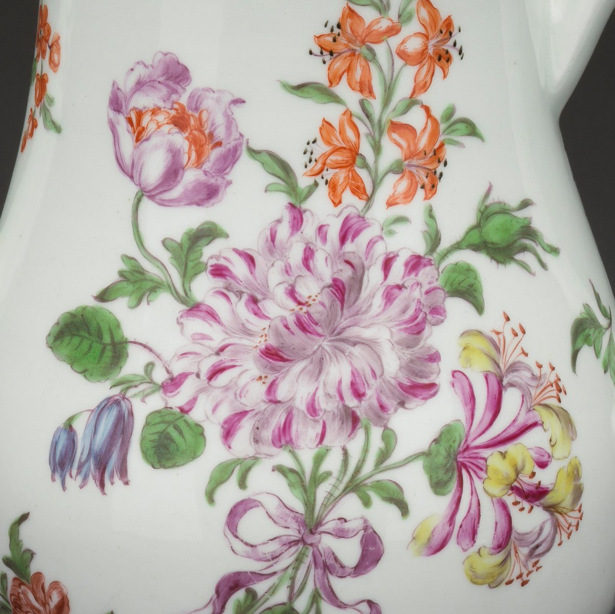 #Sponsor this #MuseumBouquet for #MothersDay. 'The Coffee Pot Bouquet' is the perfect gift for #coffeedrinkers, #flowerlovers and the genteel lady who adores the #18thcentury
museumofroyalworcester.org/product/sponso…
#FlowersonFriday #antiqueporcelain #ceramics #HeritageMatters @The_FPSLondon