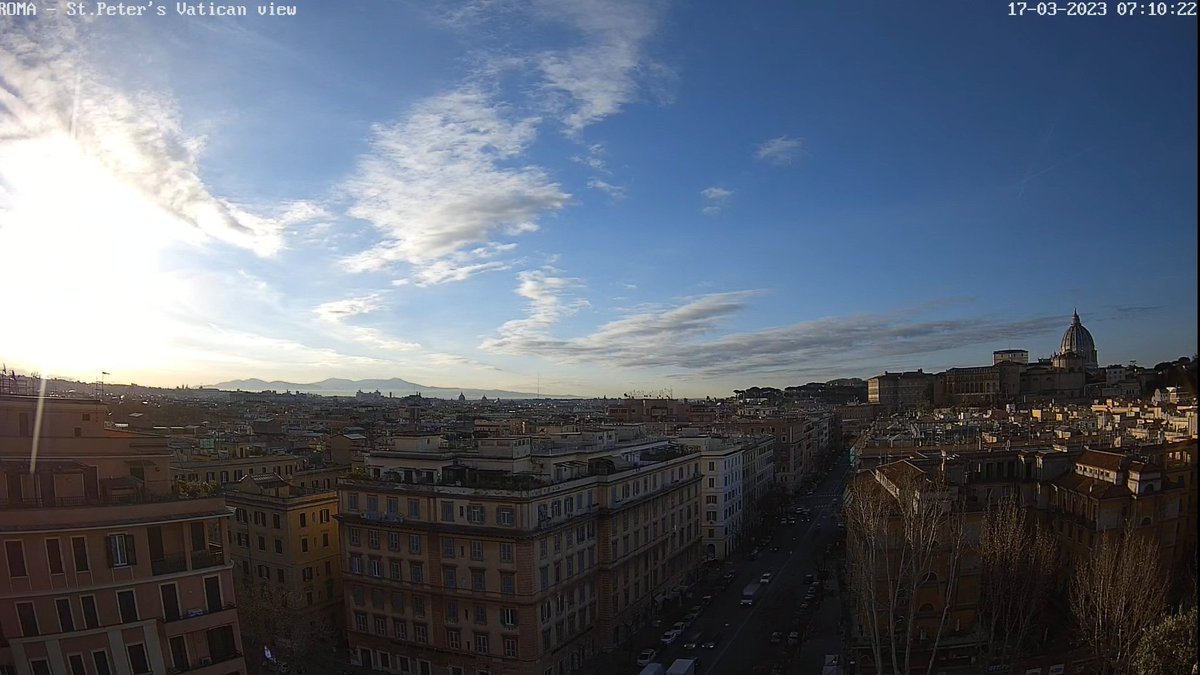 #Buongiorno #Roma 😍 una splendida vista dalla nuova live cam dal #RionePrati verso la #CupoladiSanPietro.
•
#italia #rome #italy #arte #igersroma #livecamera #panoramaromano #cartolinaitaliana #buongiornoroma #tripwebcam