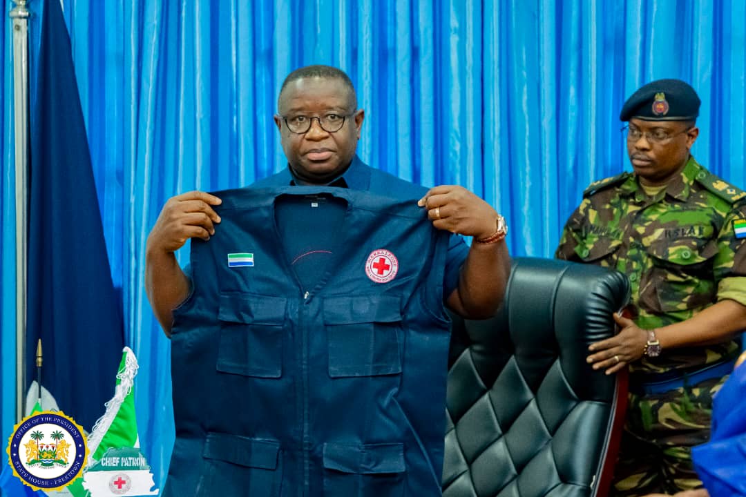 AwanGhulamMuha1's tweet photo. Meeting with H.E. Julius Maada Bio, President of Sierra Leone alongwith NS leadership. President was briefed about NS aux role, NSD and it's contributions at National level with active support and facilitation of IFRC &amp; PNSs. A great acknowledgement done &amp; support was assured. https://t.co/nzWtvnAiG9