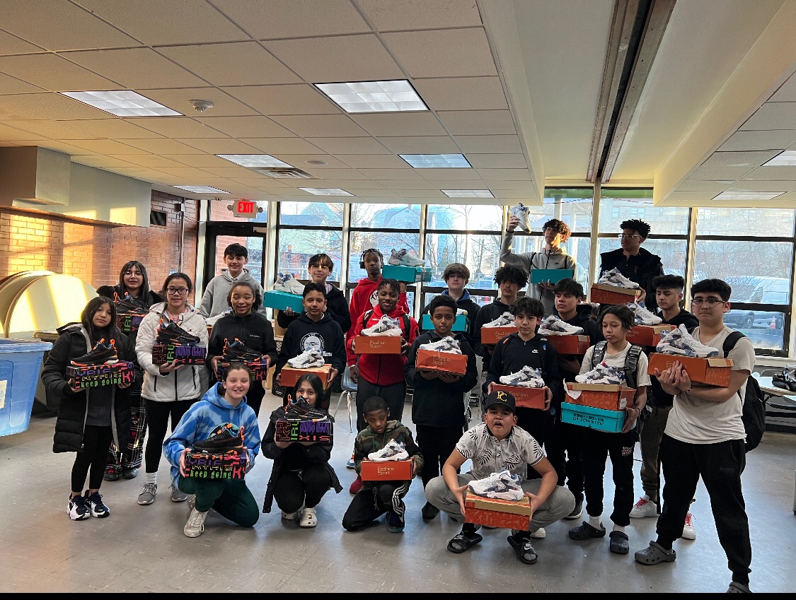 Yesterday our BTGC kids and parents came together to celebrate 4yrs of the BTGC program by giving the kids free signature BTGC basketball sneakers. I’m very proud for my coaches being with these kids for this time. Let’s keep Ballin !
#BTGCFamily