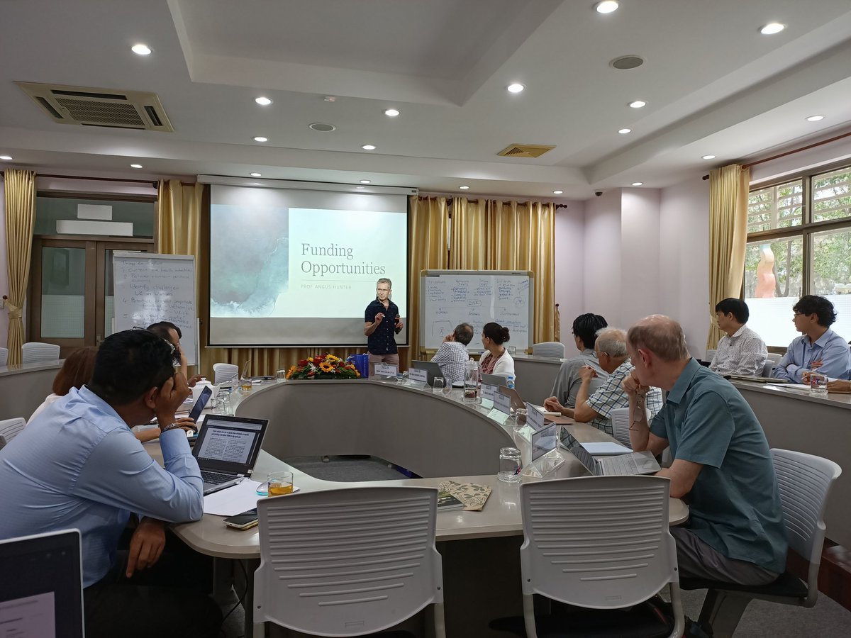 Saihong Li StirlingTranslation (@stir_li) on Twitter photo Excellent week at <a href="/tonducthanguniv/">Ton Duc Thang University</a> (Vietnam) discussing #OneHealth and #OneWelfare from linguistic and cultural perspectives with <a href="/goose_angus/">Angus Hunter</a>, <a href="/erdem_econ/">Seda Erdem</a> and colleagues Excellent week at <a href="/tonducthanguniv/">Ton Duc Thang University</a> (Vietnam) discussing #OneHealth and #OneWelfare from linguistic and cultural perspectives with <a href="/goose_angus/">Angus Hunter</a>, <a href="/erdem_econ/">Seda Erdem</a> and colleagues