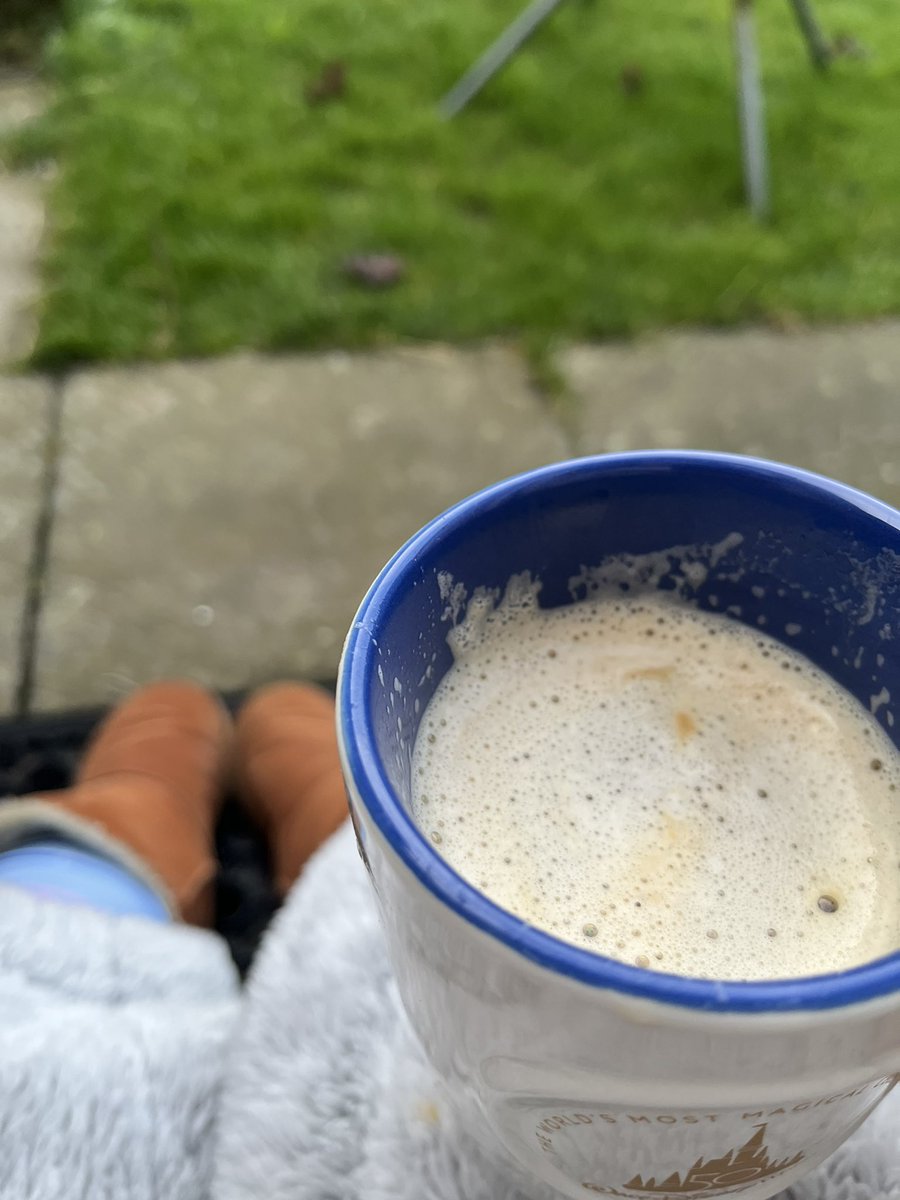 clairemegarity's tweet photo. Coffee outside. Catching #firstmorninglight Happy St Patrickโs Day to you all! ๐ https://t.co/YEAvQKCheI