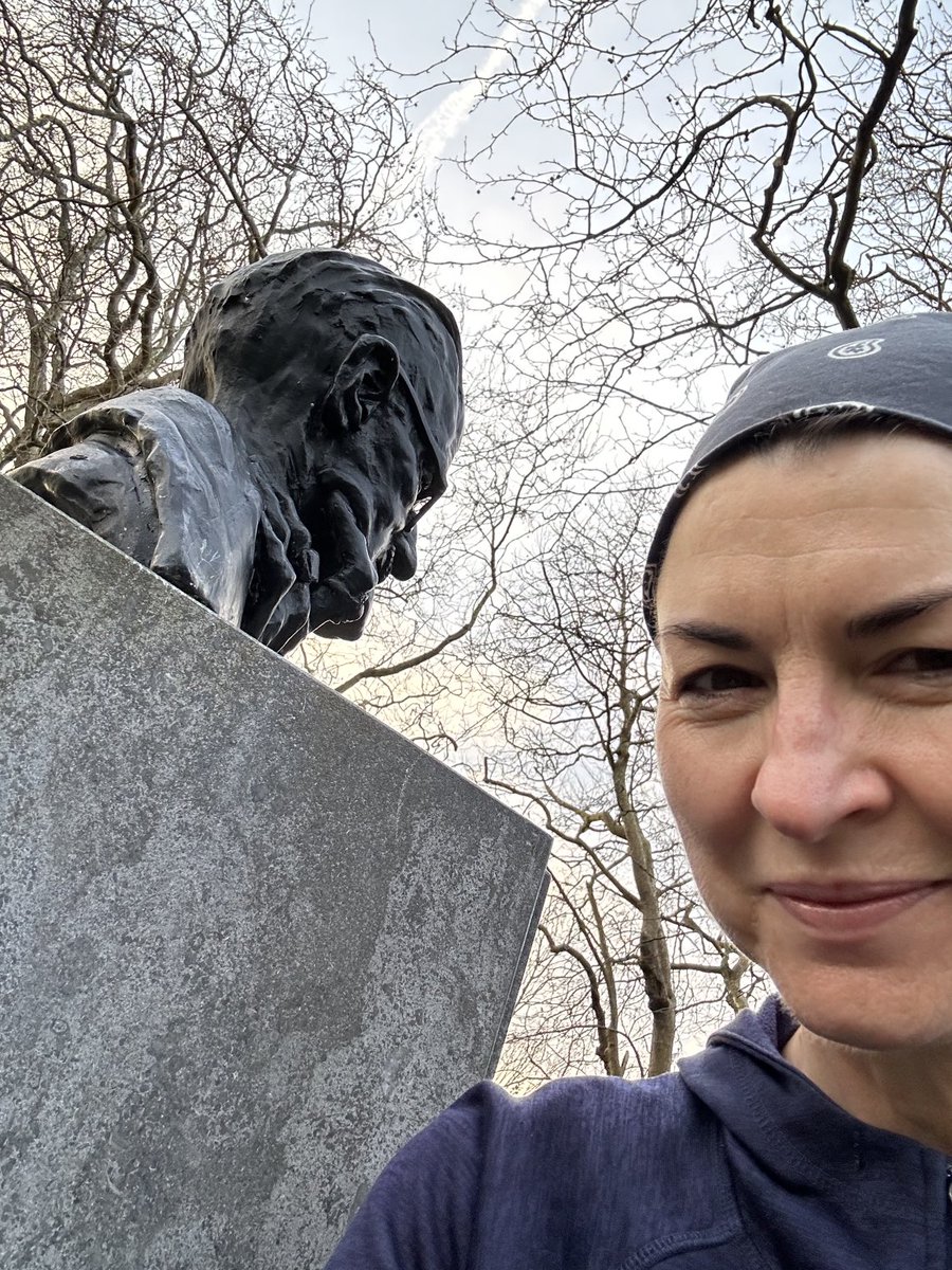isobeldixon's tweet photo. Happy St Patrickโs Day!
Look who I ran into earlier this year on St Stephenโs Greenโฆ
#StPatricksDay #StStephensGreen #Dublin #JamesJoyce #notasaint https://t.co/oIuP8nSZ0a