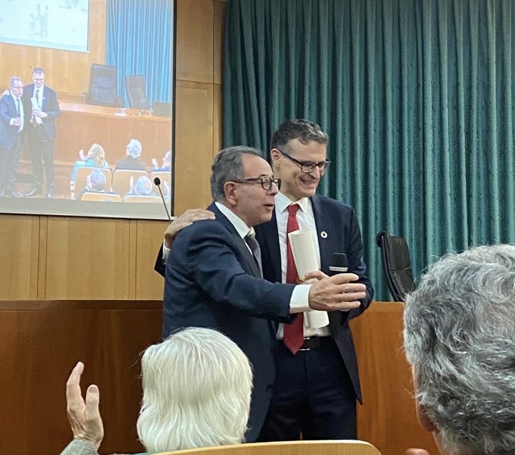 Javier Perez-Ramirez (@catalysis_eth) on Twitter photo Great honor and responsibility to have been admitted to the Spanish Royal Academy of Sciences <a href="/RACiencias/">RACiencias</a>. An unforgettable event on March 15 that culminated with the presentation of the diploma by my admired Prof. Avelino Corma 🙏🦚👇
youtube.com/watch?v=VSSW8B… Great honor and responsibility to have been admitted to the Spanish Royal Academy of Sciences <a href="/RACiencias/">RACiencias</a>. An unforgettable event on March 15 that culminated with the presentation of the diploma by my admired Prof. Avelino Corma 🙏🦚👇
youtube.com/watch?v=VSSW8B…