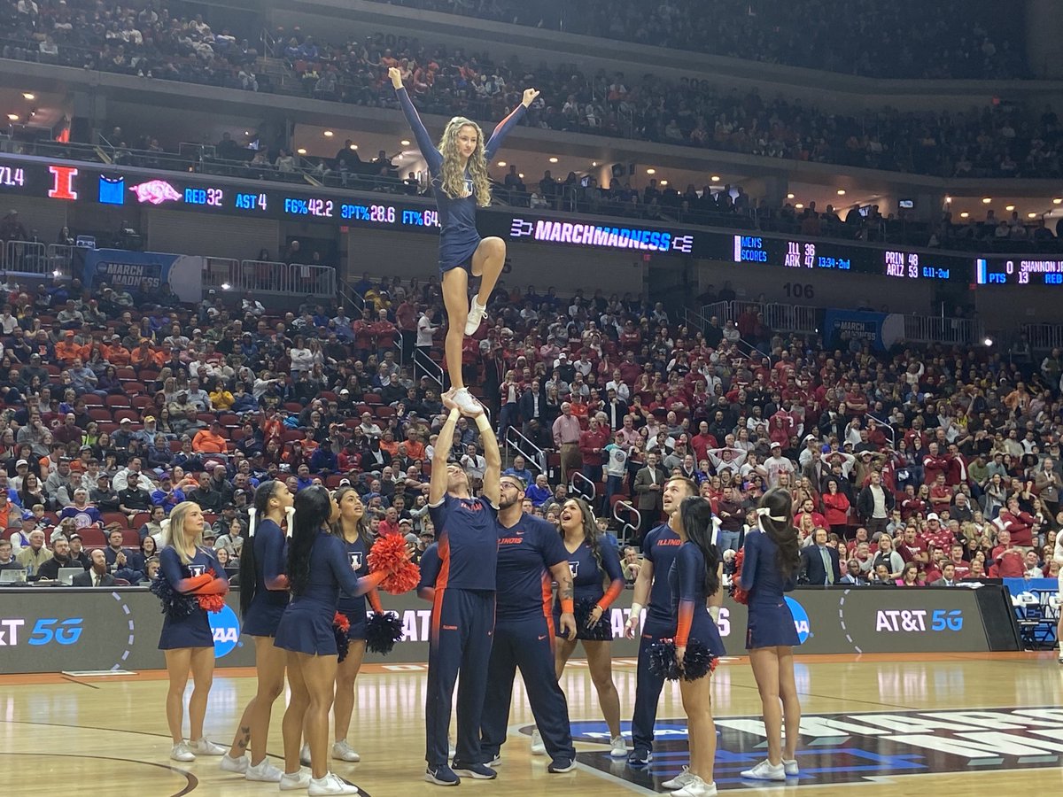 EdIllini's tweet photo. How about Alex Fulton and ⁦@IlliniCheer⁩ winning The Statue contest at ⁦@IlliniMBB⁩ Congratulations ⁦@IlliniCheer⁩ https://t.co/OqHZ6oXuFn