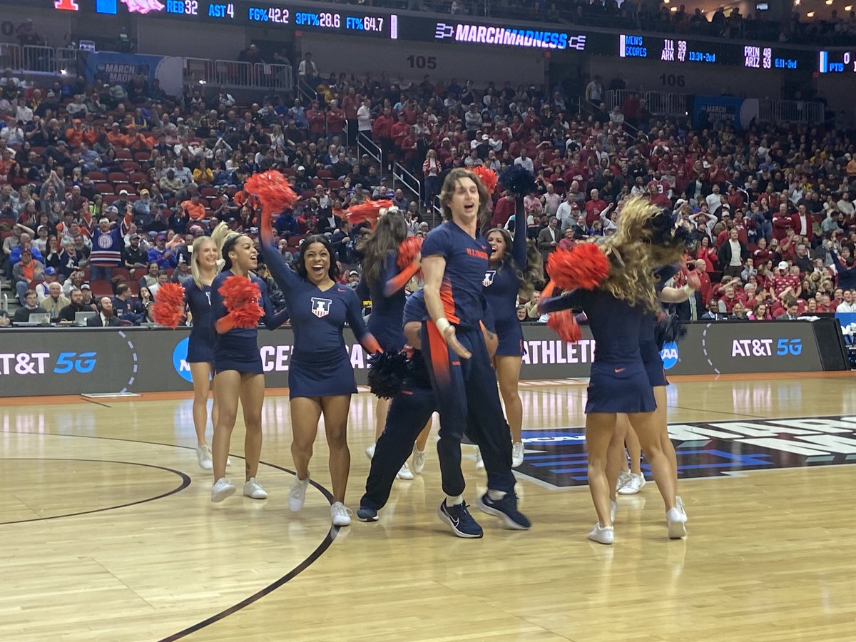 EdIllini's tweet photo. How about Alex Fulton and ⁦@IlliniCheer⁩ winning The Statue contest at ⁦@IlliniMBB⁩ Congratulations ⁦@IlliniCheer⁩ https://t.co/OqHZ6oXuFn