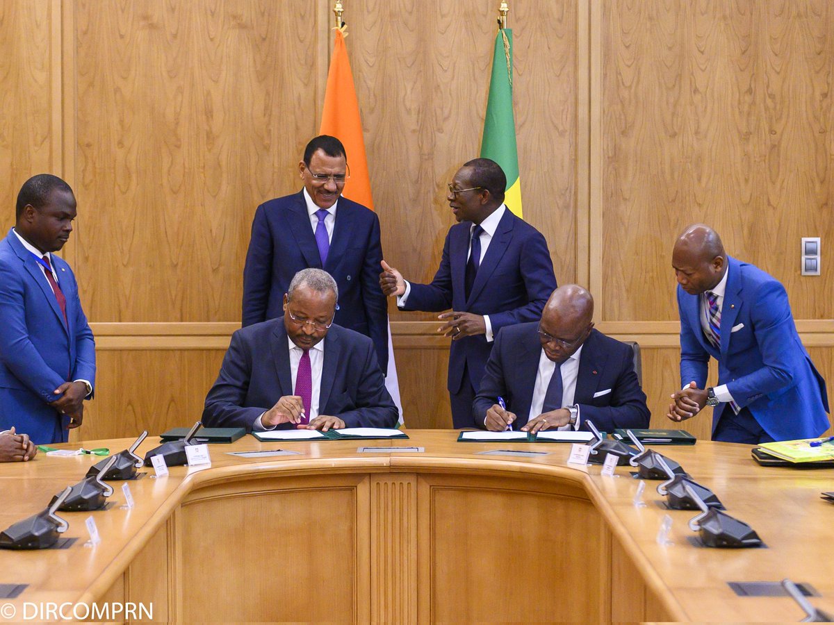 GIZ African Union (@gizafricanunion) on Twitter photo Commendable Achievement!👏
#Benin🇧🇯 & #Niger🇳🇪 have signed a #delimitation treaty on their disputed #border concerning the <a href="/CIJ_ICJ/">CIJ_ICJ</a> judgment of 12.07.05.
Better boundary definition, stabilisation and further cooperation with the support of <a href="/AA_stabilisiert/">🇩🇪 GER on Peace & Humanitarian Action</a>.
#AUBorderProgramme Commendable Achievement!👏
#Benin🇧🇯 & #Niger🇳🇪 have signed a #delimitation treaty on their disputed #border concerning the <a href="/CIJ_ICJ/">CIJ_ICJ</a> judgment of 12.07.05.
Better boundary definition, stabilisation and further cooperation with the support of <a href="/AA_stabilisiert/">🇩🇪 GER on Peace & Humanitarian Action</a>.
#AUBorderProgramme
