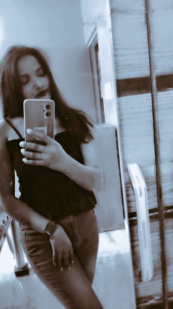 pooja_satvik's tweet photo. #tweetmirror ❤️#love #photography 🔥 https://t.co/u1pPaazNl4