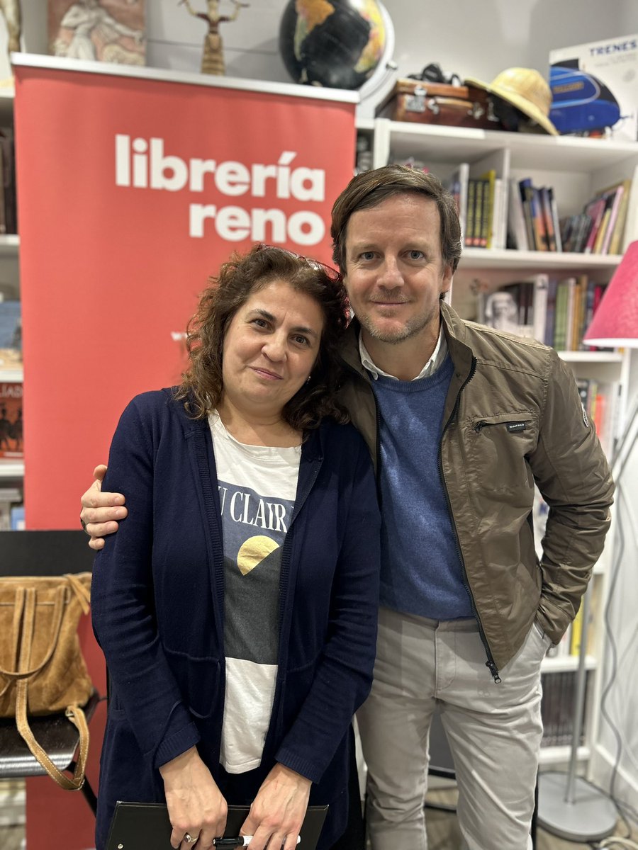LOCURADELIBROS's tweet photo. ♥️Ya en nuestro canal de YouTube el encuentro que tuvimos @ClubDeLecturaLL con uno de nuestros autores más queridos #RafaelTarradas #LaVozDeLosValientes
Un novelón imprescindible para todos los amantes de las grandes novelas!
@editorialespasa
@LibreriaReno
https://t.co/vcg9XK3FRl https://t.co/WTW8p1Esa5