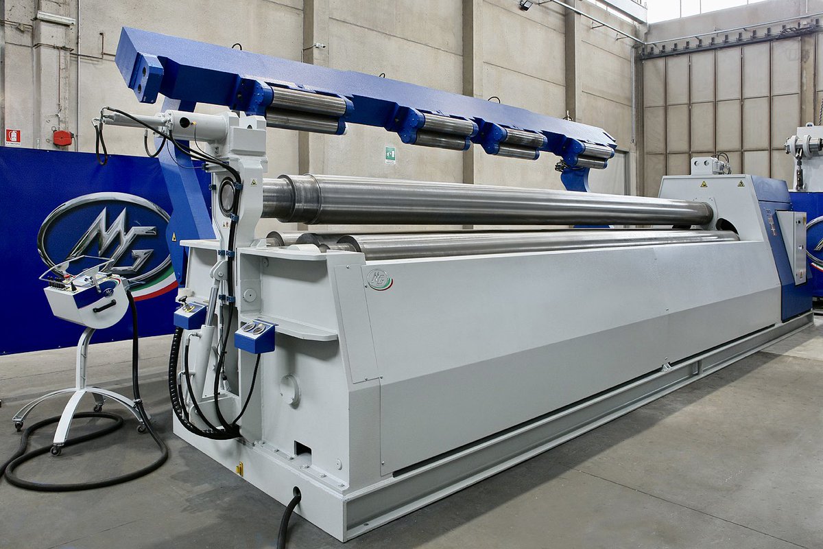 MG_srl's tweet photo. Hydraulic anti-deflection system mounted on 6 meters machine. ⚙️ https://t.co/zffaqD6ms0