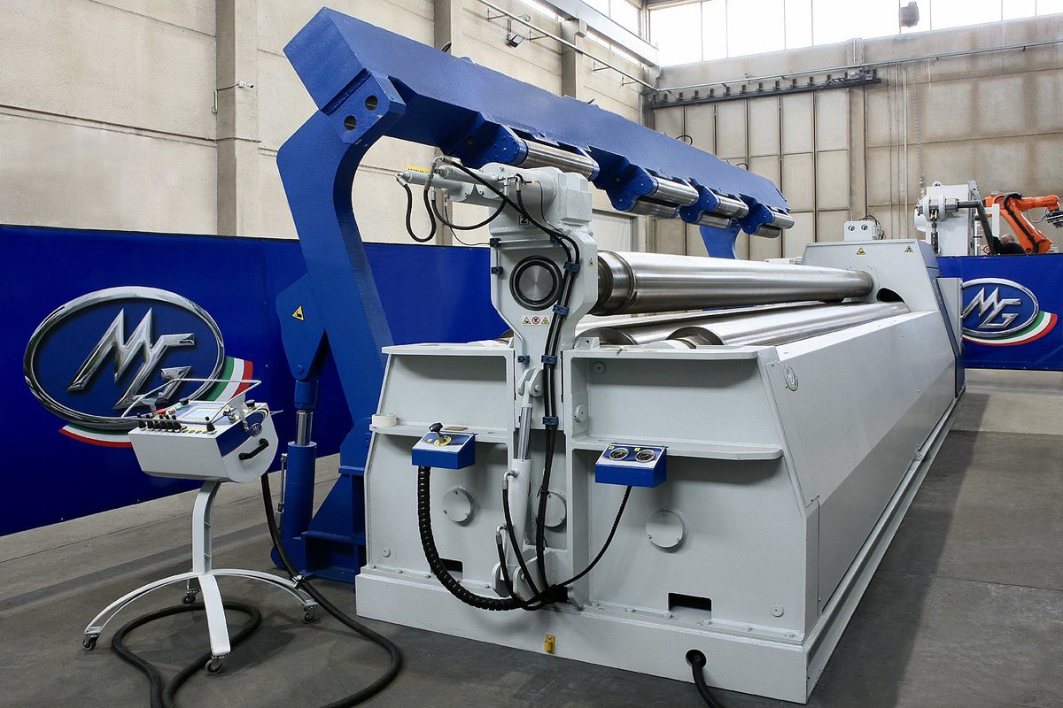MG_srl's tweet photo. Hydraulic anti-deflection system mounted on 6 meters machine. ⚙️ https://t.co/zffaqD6ms0