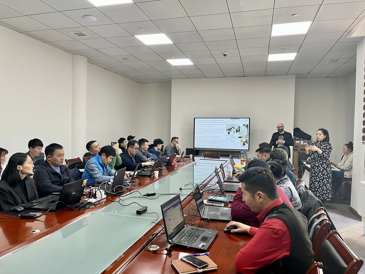 MAPSS_Project's tweet image. Week 1 of the MAPSS training workshop in #digitalarchaeology supported by @ArcadiaFund, held at the #ChinggisKhanNationalMuseum.
Covering #opensource softwares @qgis and @archesproject for a sharp and engaged group of Mongolian archaeologists and heritage professionals.