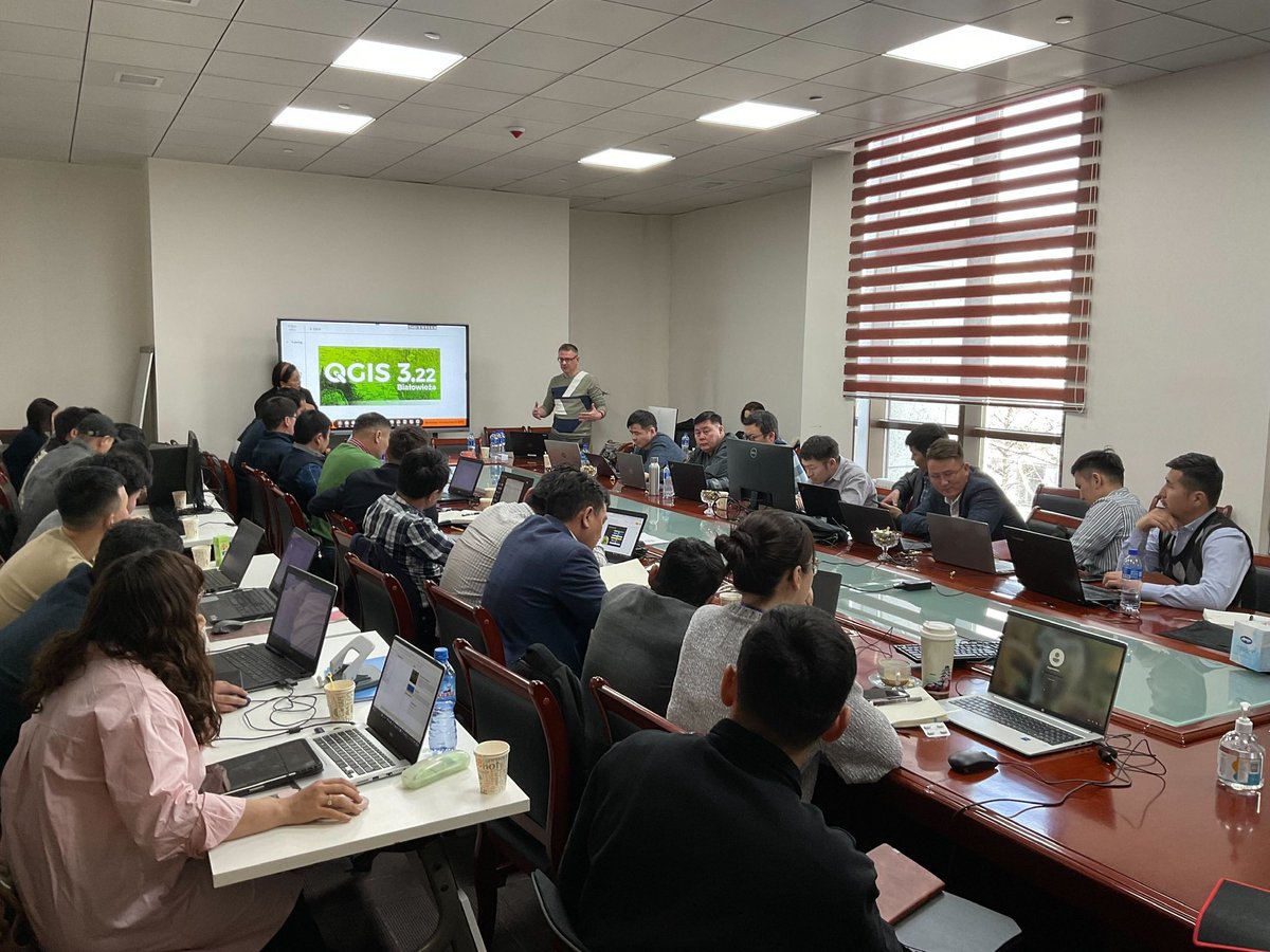MAPSS_Project's tweet image. Week 1 of the MAPSS training workshop in #digitalarchaeology supported by @ArcadiaFund, held at the #ChinggisKhanNationalMuseum.
Covering #opensource softwares @qgis and @archesproject for a sharp and engaged group of Mongolian archaeologists and heritage professionals.