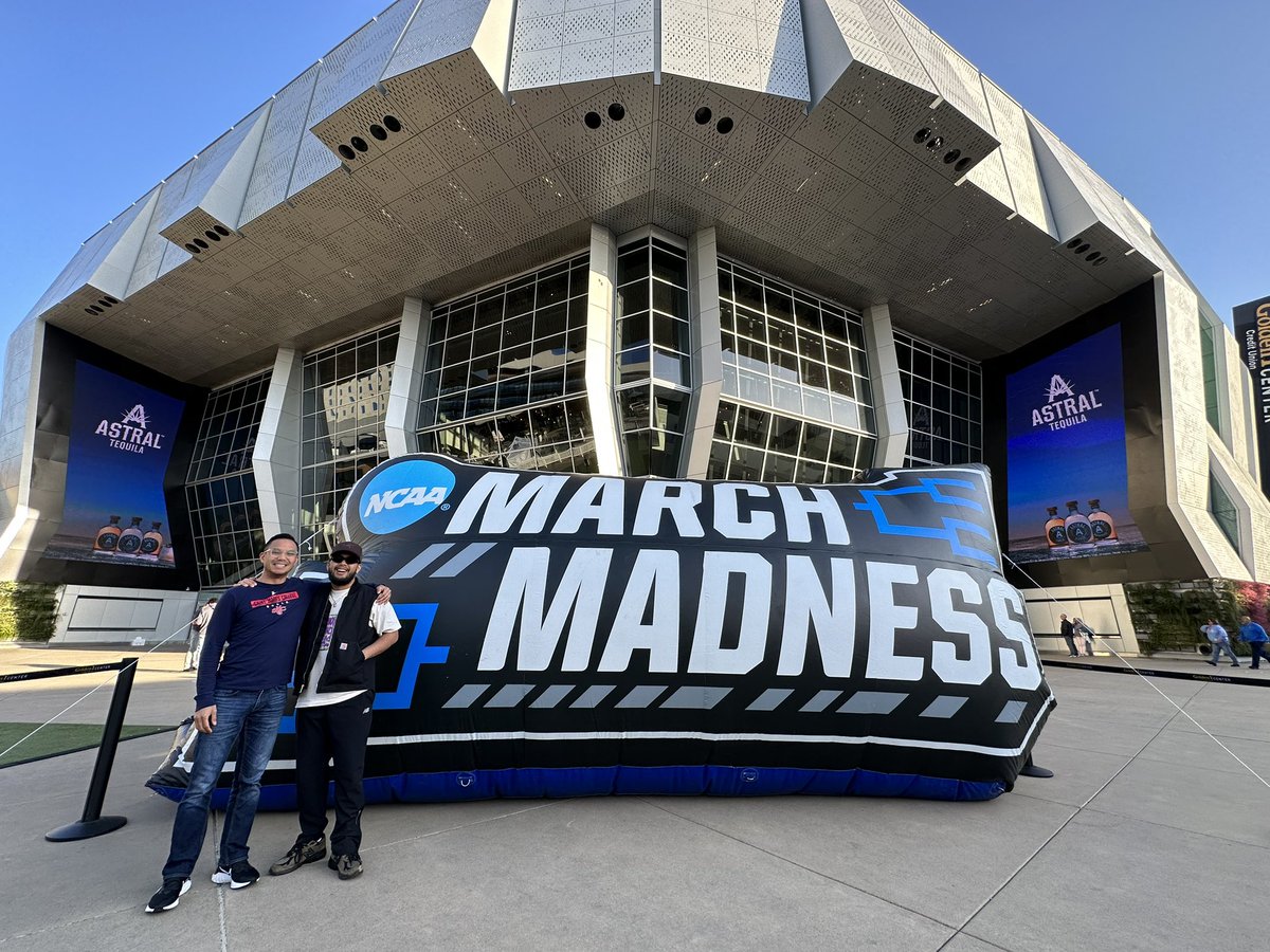 JulianEdward_'s tweet photo. Let’s Go! @MarchMadnessMBB #MarchMadness #mmselfie https://t.co/jMNpjXqBMr