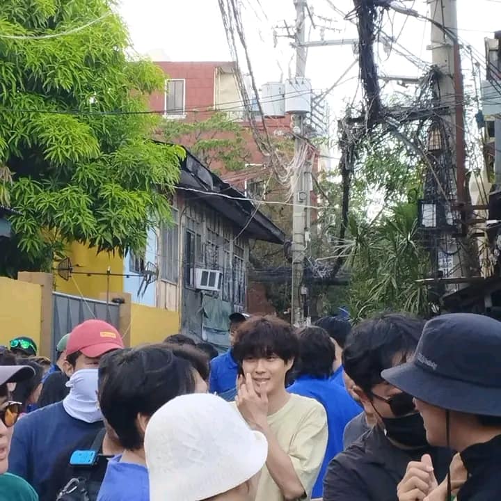 bae_seah's tweet photo. choi woo shik was spotted yesterday around Navotas, Philippines! they are filming something... https://t.co/fFkOq6pfJ4