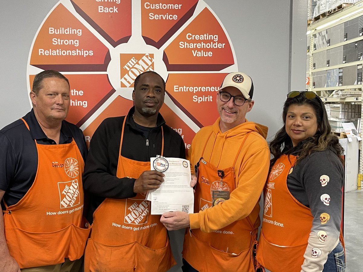 Congratulations to PASA Sean for graduating one of his PRO  contractors! Keep up the Awesome job!!!#ChalmetteChampions