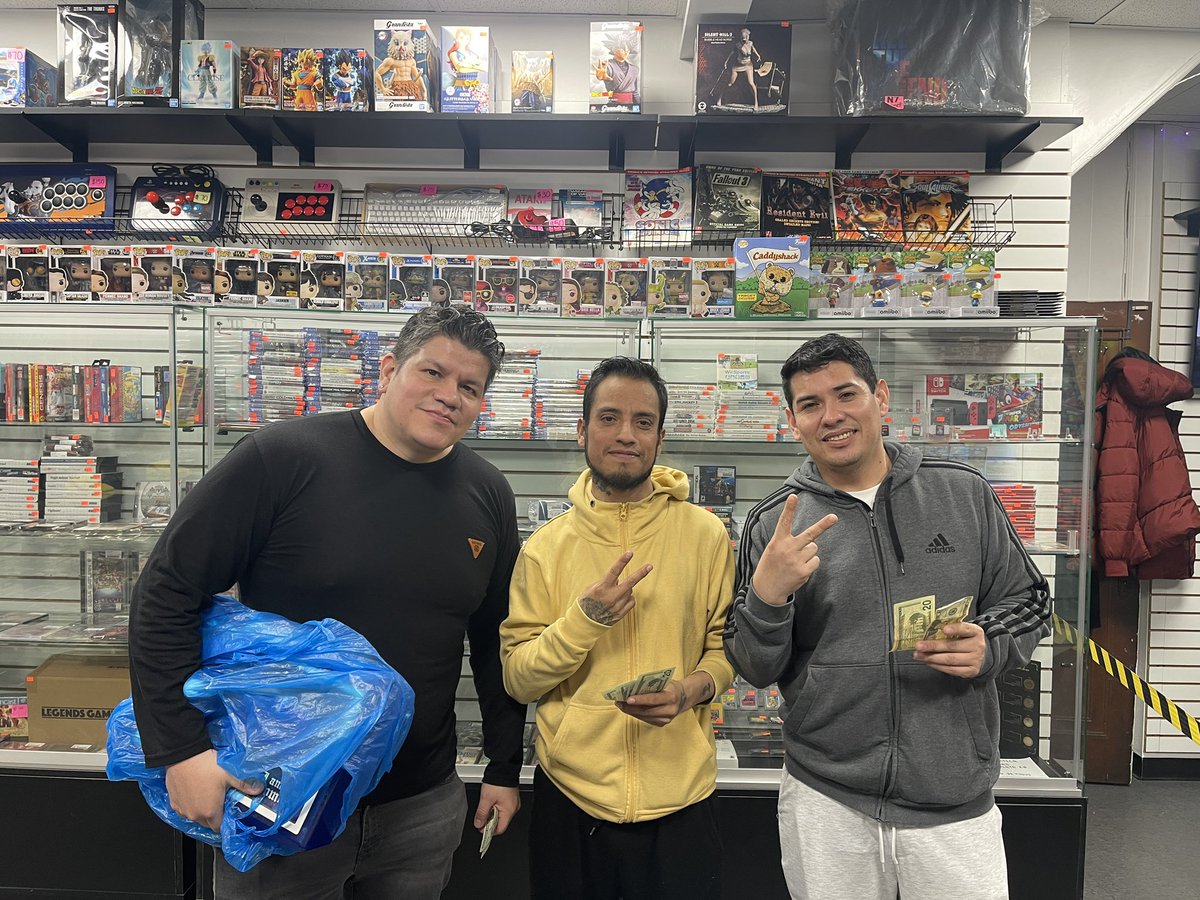 ArcadeBrooklyn's tweet image. 1st place 🥇 Pachukof . 2md place Cimus. 3rd place 🥉 Kofmare. #kof2002 #randomselect tournament . #bvg2 #brooklyngamesandarcade