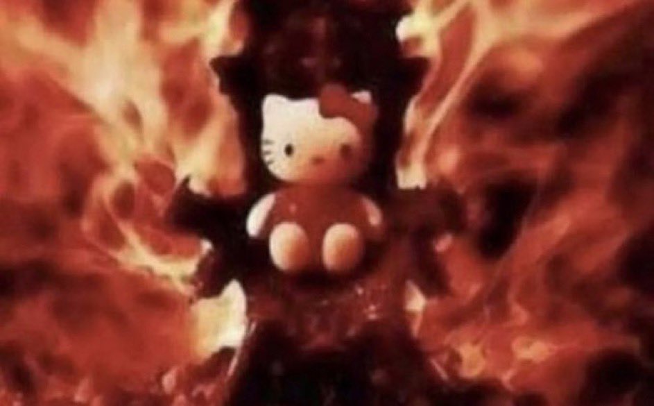 efeffs's tweet photo. roommate saw cocaine bear without me. #NotLoving #InFact #Hating https://t.co/lz3czVXlky
