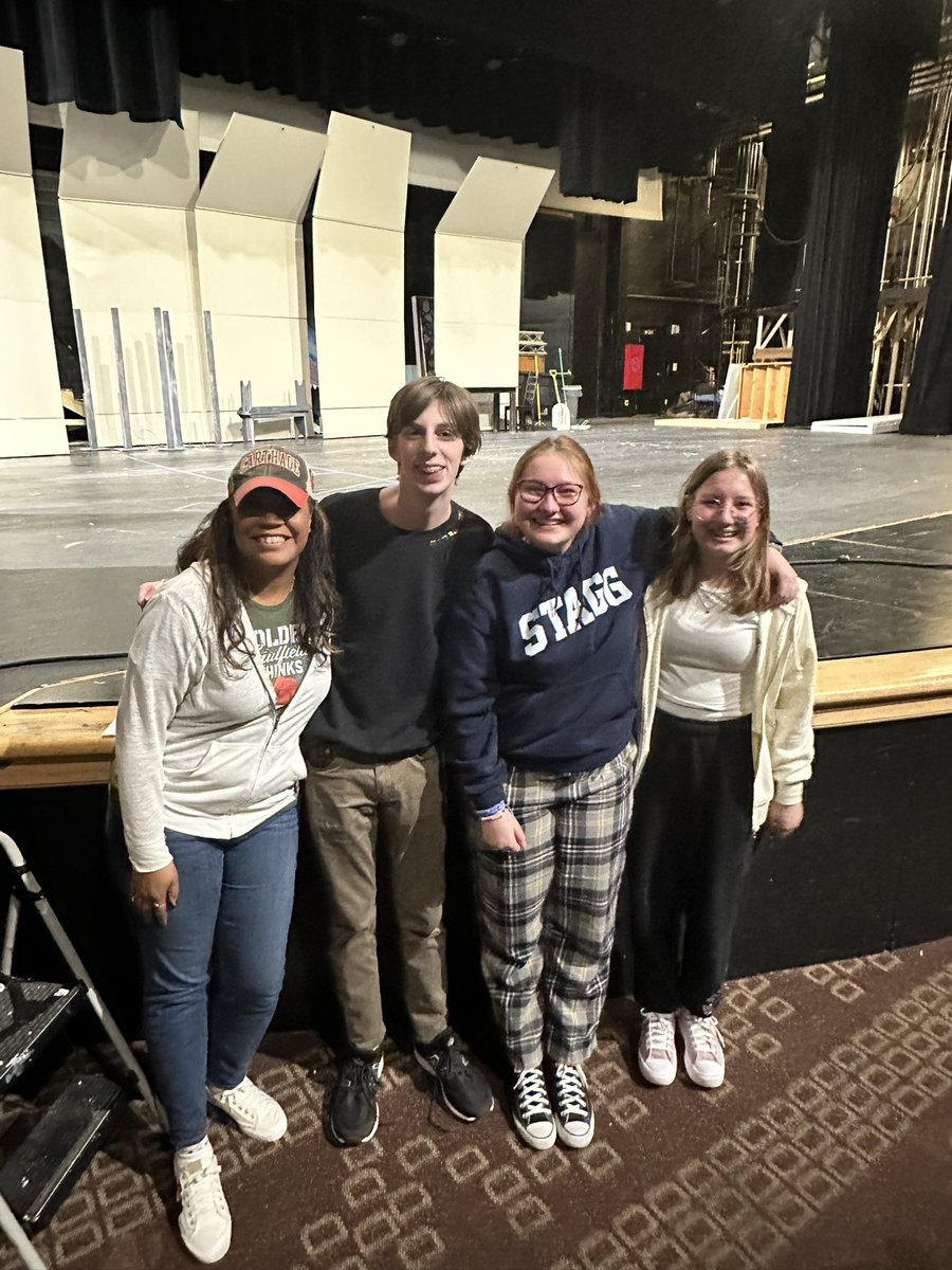 StaggMusical's tweet image. Behind the scenes shenanigans with my amazing stage managers. #musicaltheatre #d230proud @StaggHighSchool