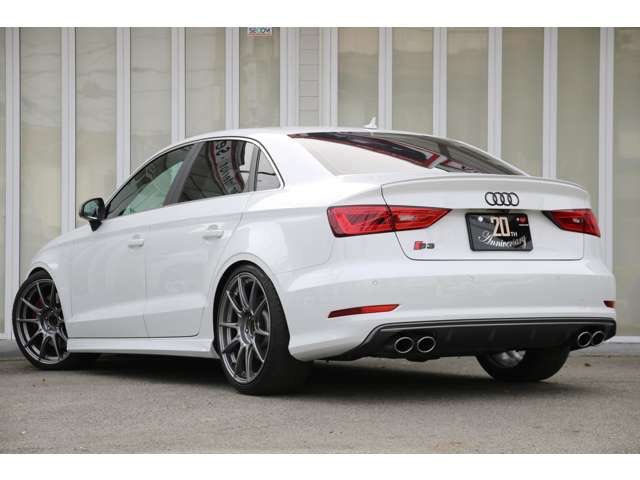Newing_inc's tweet photo. ✨新着情報✨
程度抜群のAudi S3セダンが
入庫

APRステージ1
社外ターボマフラーディレート
EVENTURIカーボンインテーク
FAREAST front splitter 
ビルシュタイン車高調
SSR 19インチアルミ
社外グリル

カーセンサー在庫一覧
 https://t.co/Ih4Nq3071G

Goo-net在庫一覧
https://t.co/P4EdyN4TrW https://t.co/O89wvL2M2k
