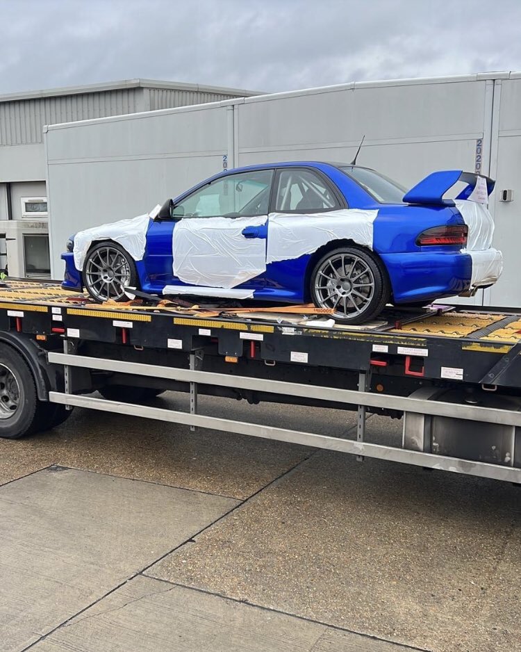 kotoyoichiro's tweet image. ほぼ1億円の車.....
デリバリーが始まったようです。😬
納車場所はシンガポールだそうです🇸🇬😬←流石お金持ちの国...