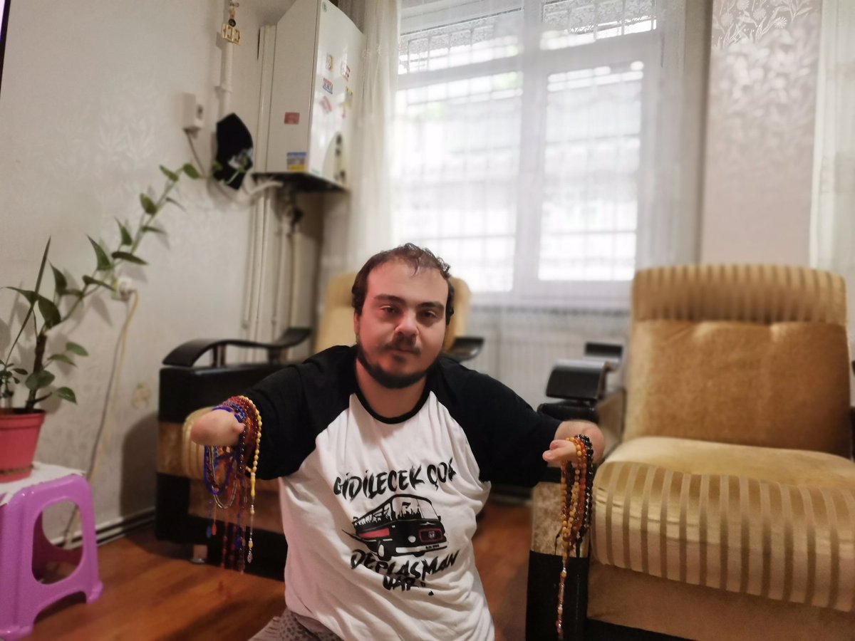 Emrebeytespih's tweet photo. Sana bıraktım Allah’ım,
Kalbimdeki sızımı da, hayallerimi de, bir adım sonramı da, dualarımı da. Rızkımı da

Her zaman arkamda duran gönlü güzel insanlara kocaman #Günaydın der #HayırlıCumalar dilerim sizi çok seviyorum dualarda buluşmak dileğiyle 🤍🥰🤲 https://t.co/elAe3TpsOZ