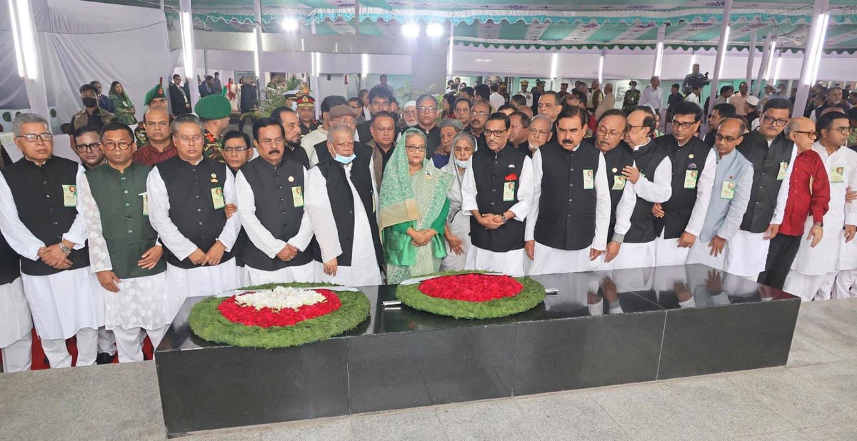 Prime Minister #SheikhHasina and the central leaders of Bangladesh #AwamiLeague have paid their respects to the Father of the Nation Bangabandhu Sheikh Mujibur Rahman on his Birth Anniversary today. #17March #BirthAnniversary #Bangabandhu #Bangladesh