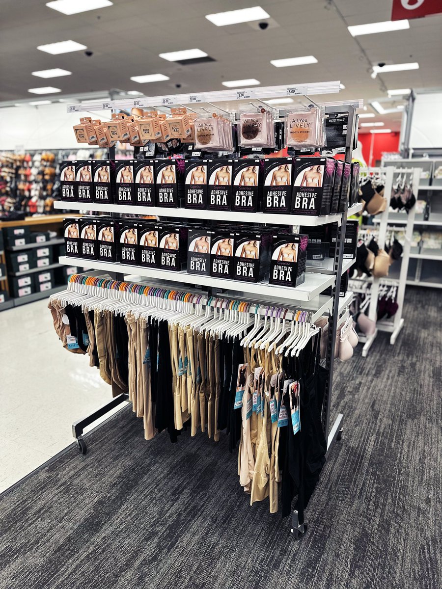 VM Robby and I spent some time in Intimates getting our shapewear back into… shape 🙃😎 

Expanding our Jockey Generation and adhesive assortments to give a full and available guest experience!

#visualmerchandising #shapewear #Target #JockeyGeneration