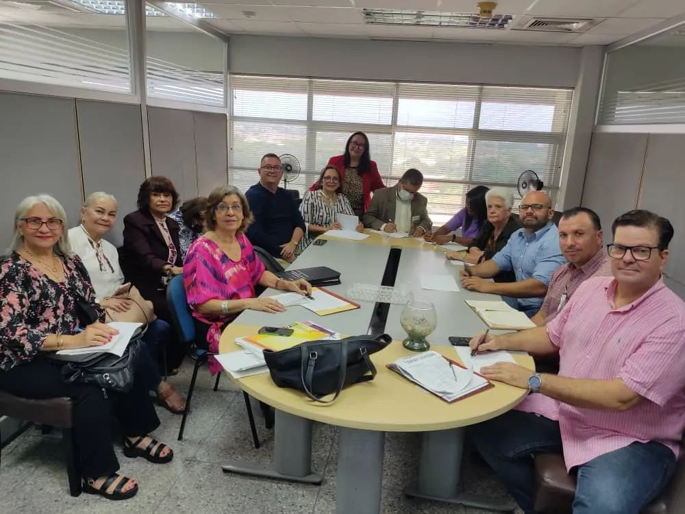 CCE LUZ tweet media