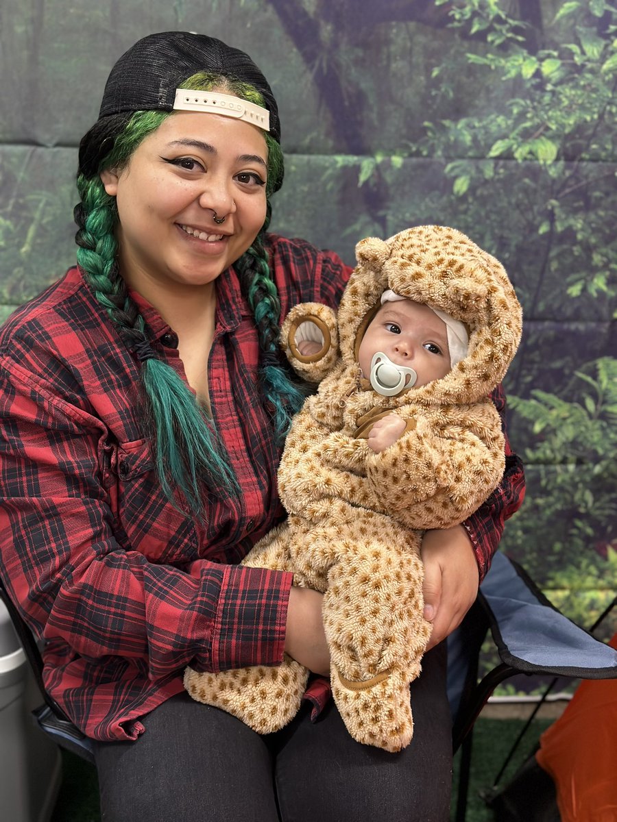 Brandi6371's tweet image. Day 2 of Success Sharing at #485! Hamburgers and Hotdogs and a special baby bear guest 🐻

#SuccessSharing 
#SpringSpiritWeek
 
 @Edmond0485 @NagyAndrew @ShawnMinkner @SandraD2429 @DepotRob @aboutthepigskin 

#PMDPeopleFirst 
#D287WeAreTheBar #D287StrongerTogether
#FearUs485