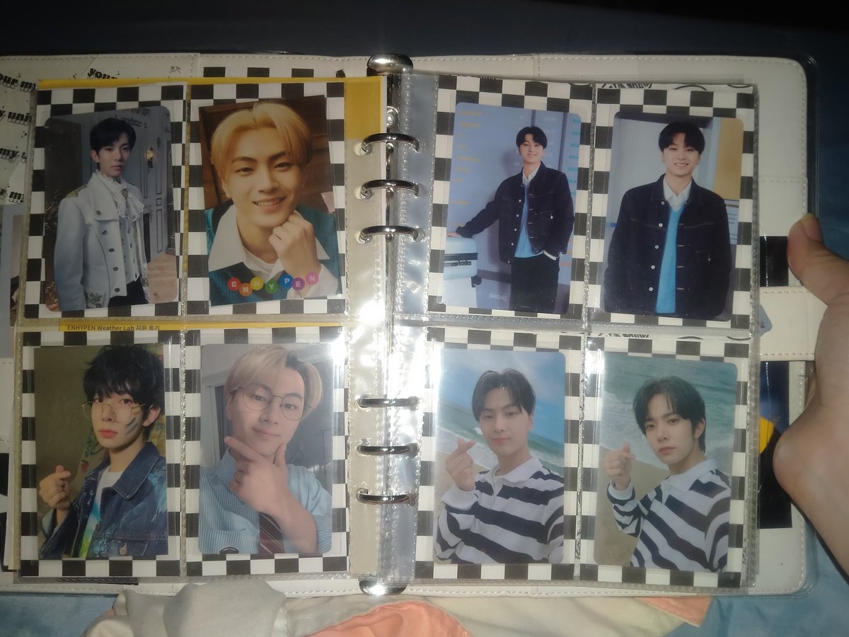 AllyJung05's tweet photo. Might lapag this Enhypen PCs soon. April 1st week siguro.

Reason: Wala ng sparks, just attachment nalang. 

Set if ever. Para di masakit un pag let go.
Pricey sya, thats one thing! Mahal ang SG21 JP Fleet YZY Enniv T:D and Jay Specs. Bala na bashers mahal ko na bili tong mga to. https://t.co/hkYpyAZ0Kb