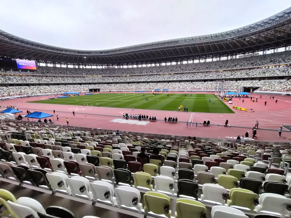 今日から19日までの3日間、国立競技場にて春季OP競技会が行われています！
東京オリンピックの舞台になった国立競技場で走ることができる貴重な機会ということもあり、横浜国大からも多くの選手が出場しています！
あなたもこのスタジアムで走ってみませんか？